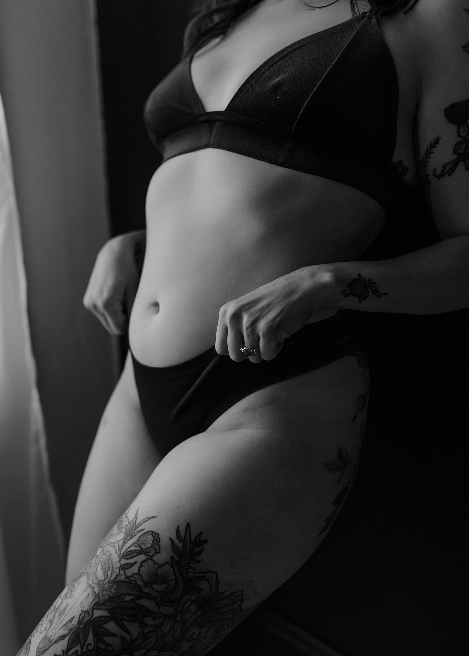 https://marycastillophotography.com/wp-content/uploads/sites/17718/2022/06/Minneapolis-Boudoir-Photographer-kristenm_0016.jpg