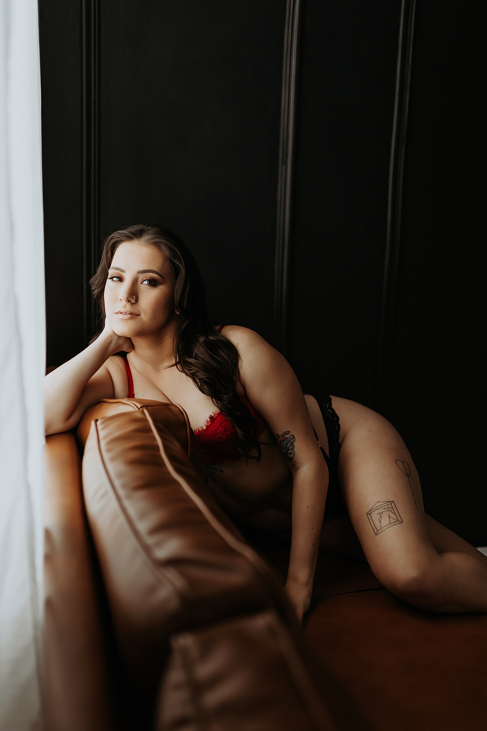 https://marycastillophotography.com/wp-content/uploads/sites/17718/2022/06/minneapolis-boudoir-photographer-jeanette_0017.jpg