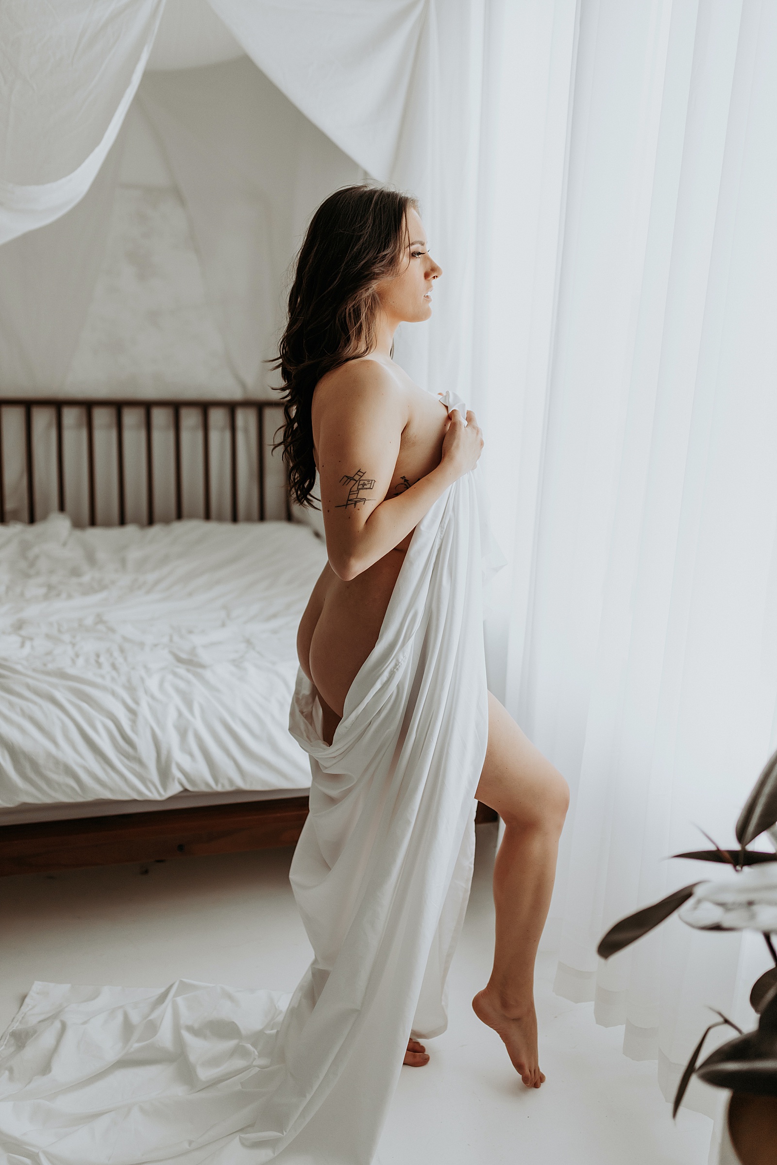 https://marycastillophotography.com/wp-content/uploads/sites/17718/2022/06/minneapolis-boudoir-photographer-jeanette_0023.jpg