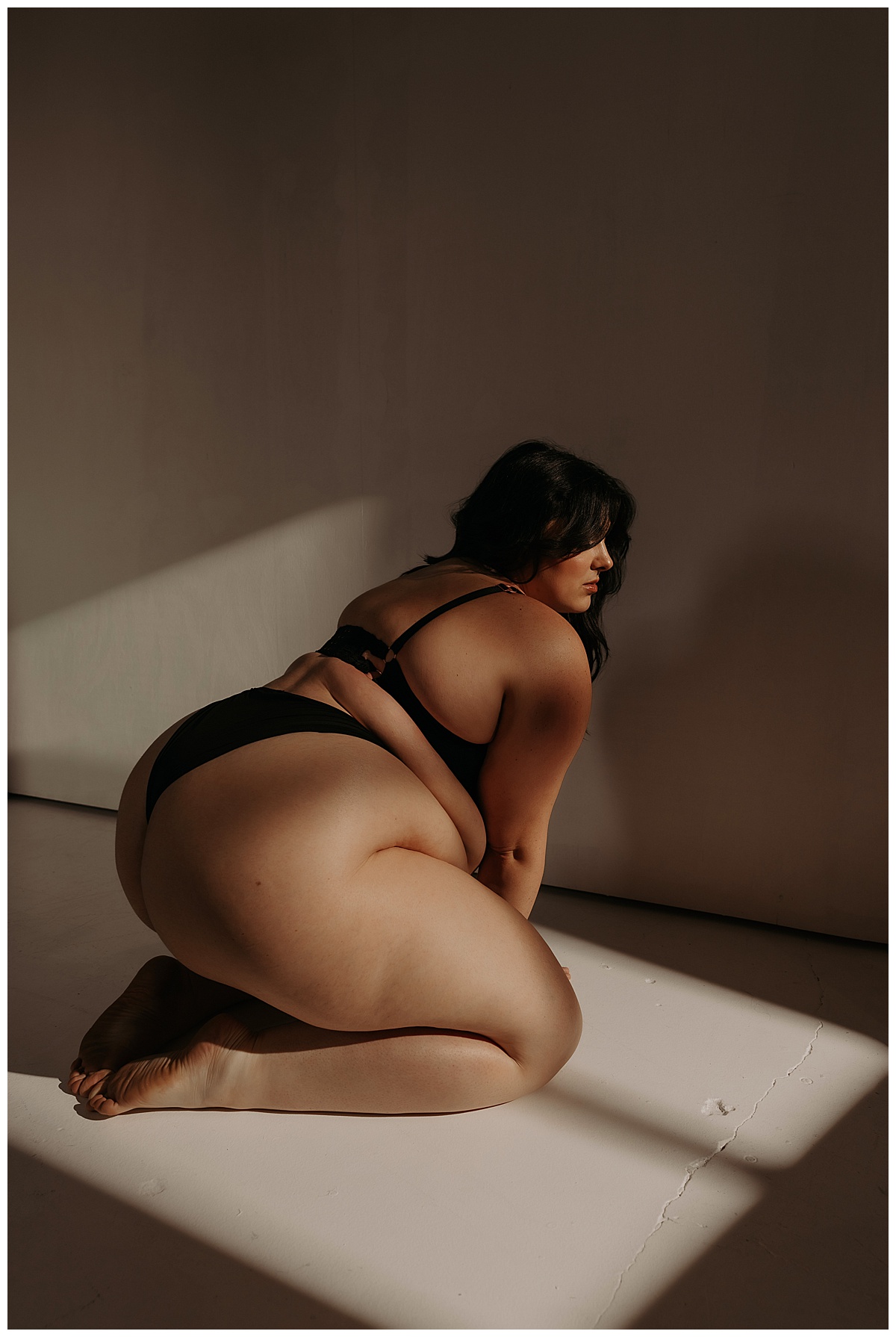 Girl leans forward on all fours for Mary Castillo Photography
