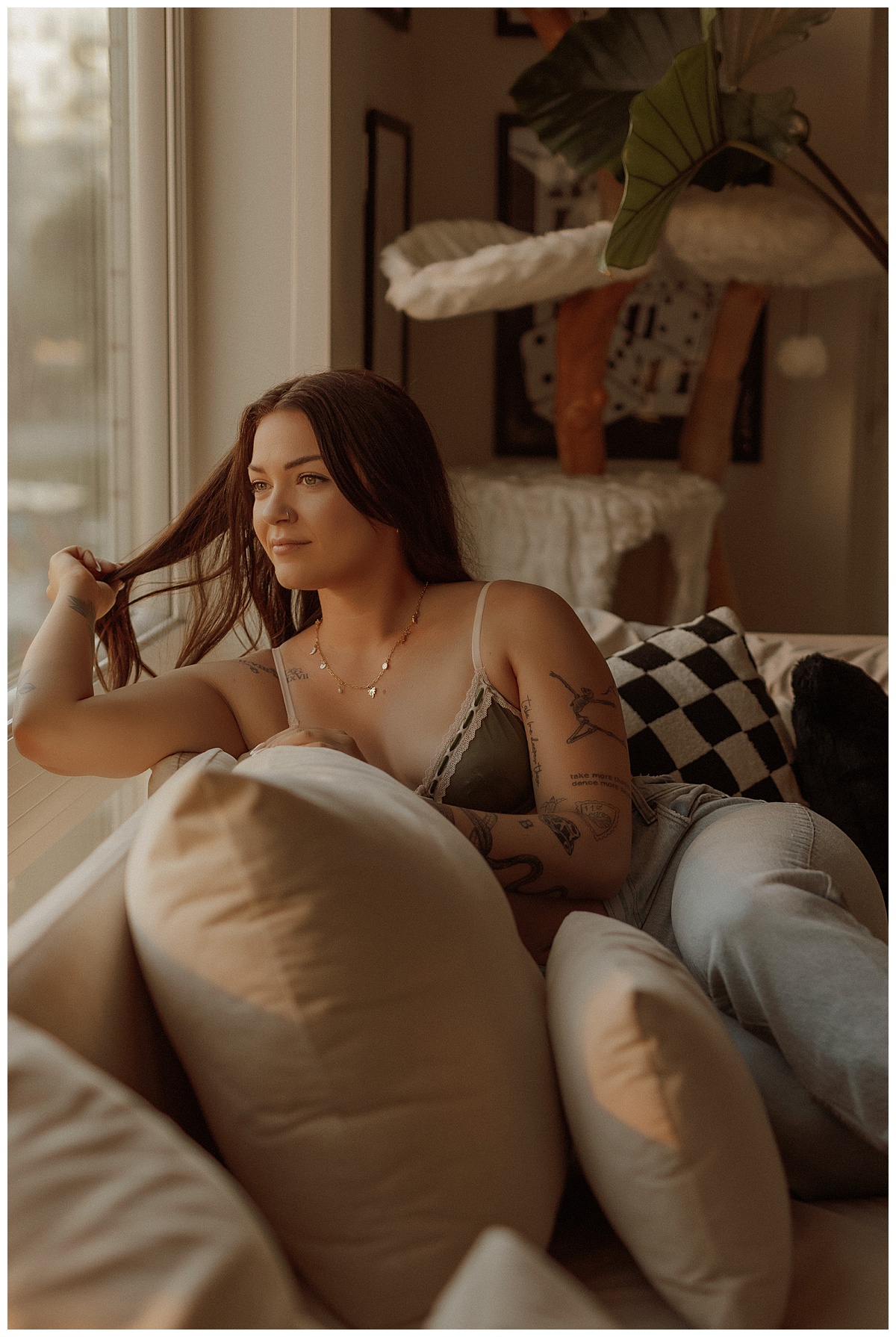 https://marycastillophotography.com/wp-content/uploads/sites/17718/2024/09/Minneapolis-boudoir-photographer-inhomesession_0001.jpg