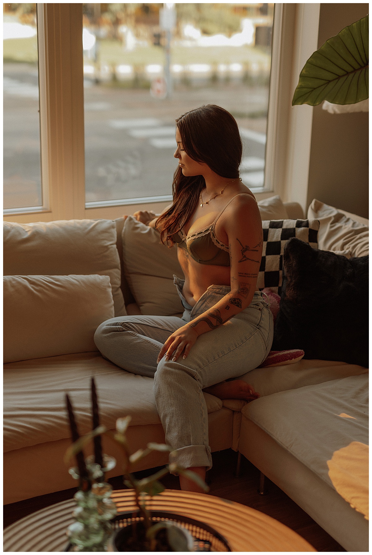 https://marycastillophotography.com/wp-content/uploads/sites/17718/2024/09/Minneapolis-boudoir-photographer-inhomesession_0005.jpg