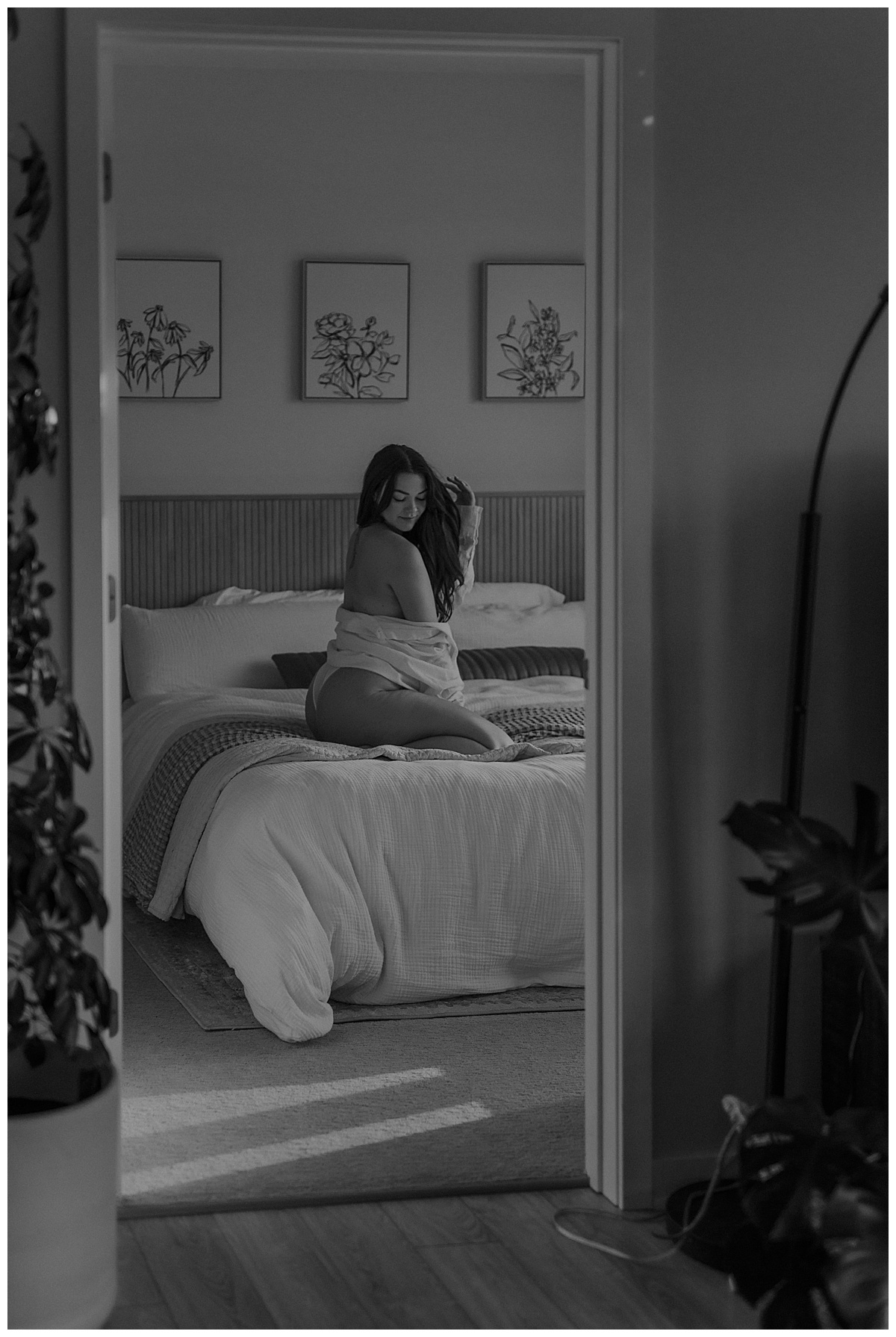 https://marycastillophotography.com/wp-content/uploads/sites/17718/2024/09/Minneapolis-boudoir-photographer-inhomesession_0011.jpg