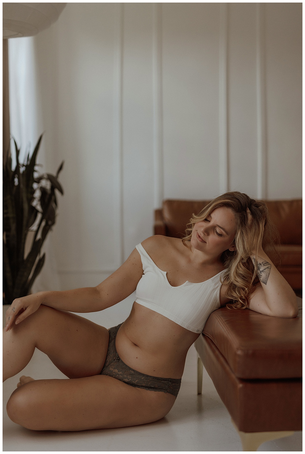 https://marycastillophotography.com/wp-content/uploads/sites/17718/2024/09/Minneapolis-boudoir-photographer-jessica_0008.jpg